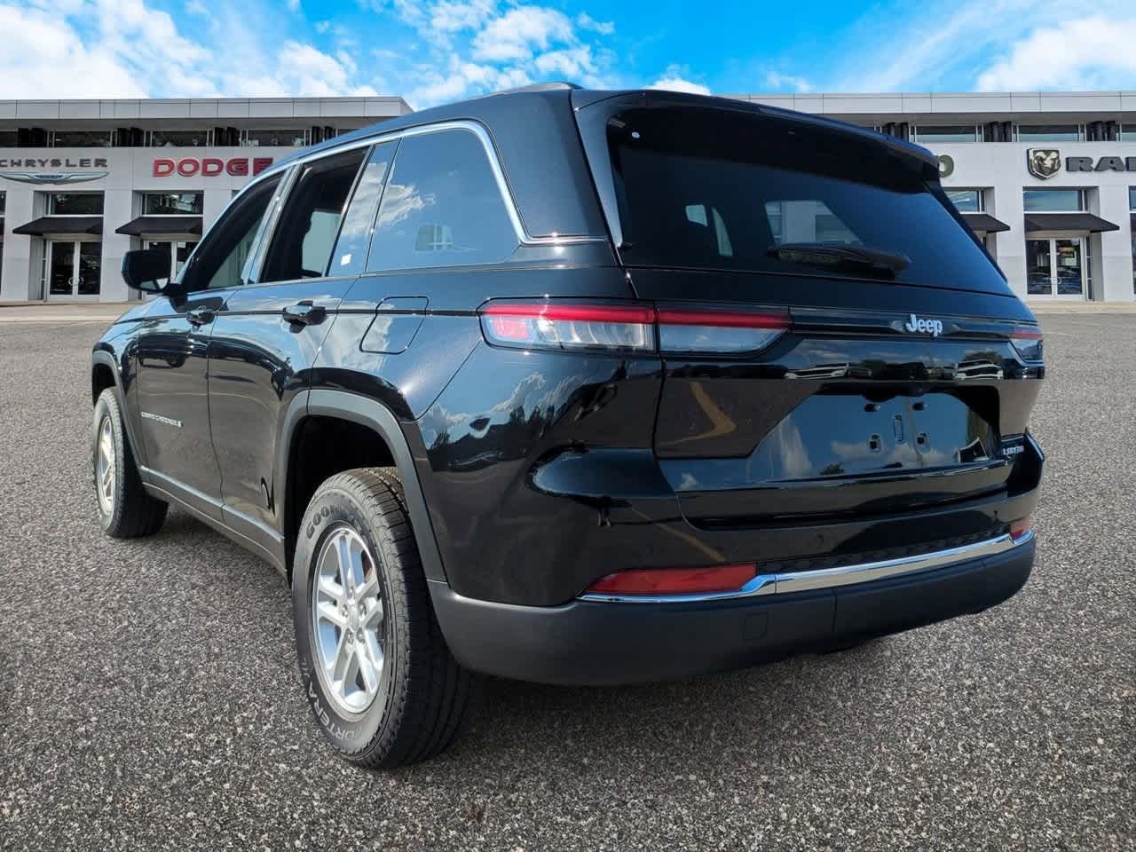 Thumbnail: 2025 Jeep Grand Cherokee - 6