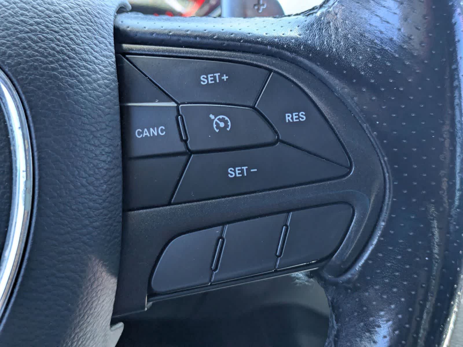 Thumbnail: 2020 Dodge Durango - 9