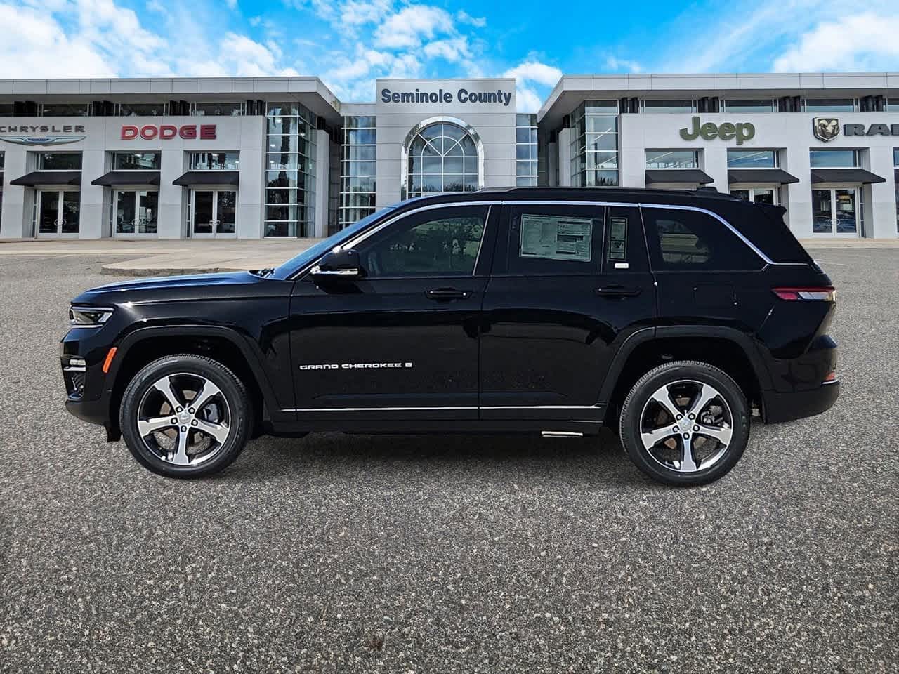 Thumbnail: 2025 Jeep Grand Cherokee - 5