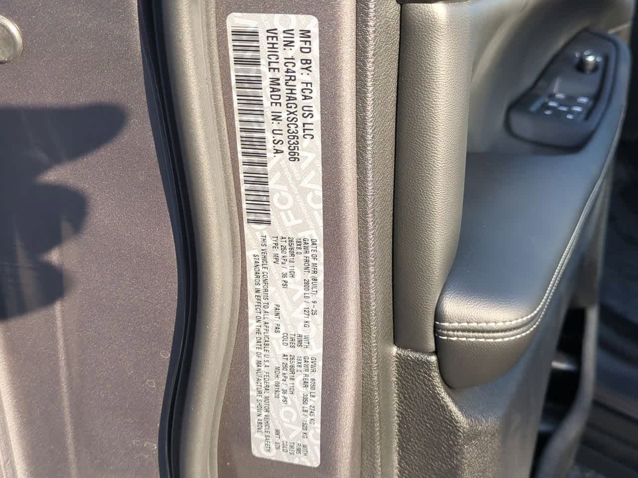 Thumbnail: 2025 Jeep Grand Cherokee - 37