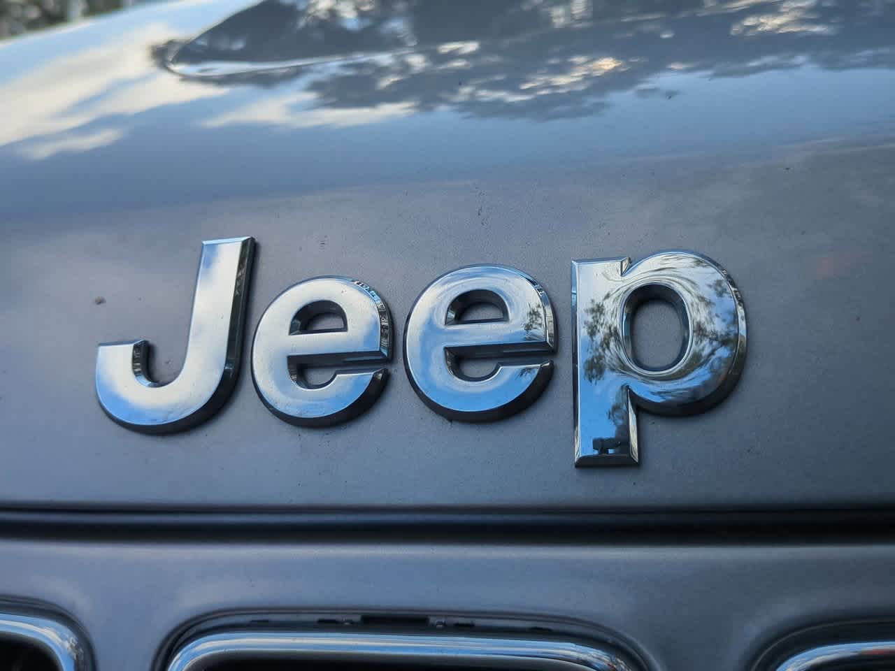 Thumbnail: 2015 Jeep Grand Cherokee - 12