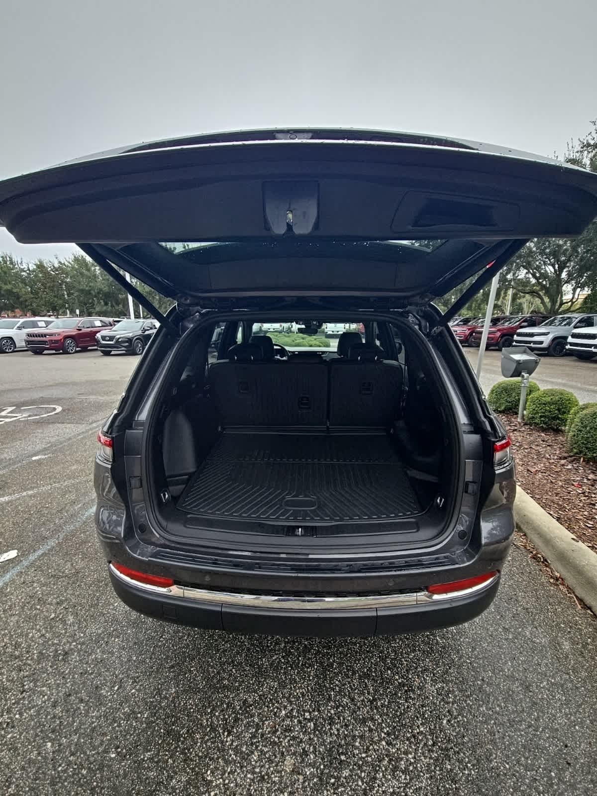 Thumbnail: 2025 Jeep Grand Cherokee - 18