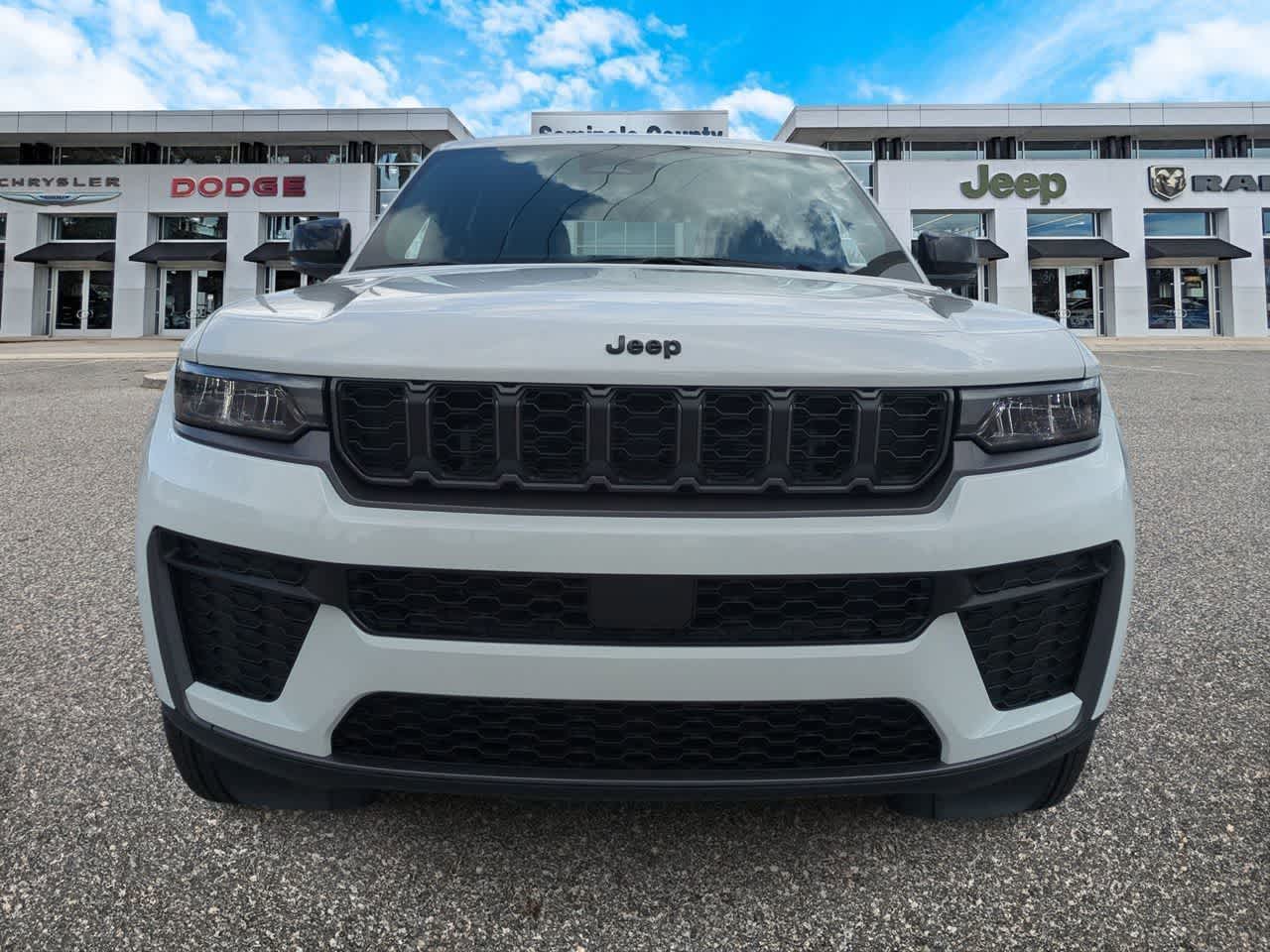 Thumbnail: 2026 Jeep Grand Cherokee - 3