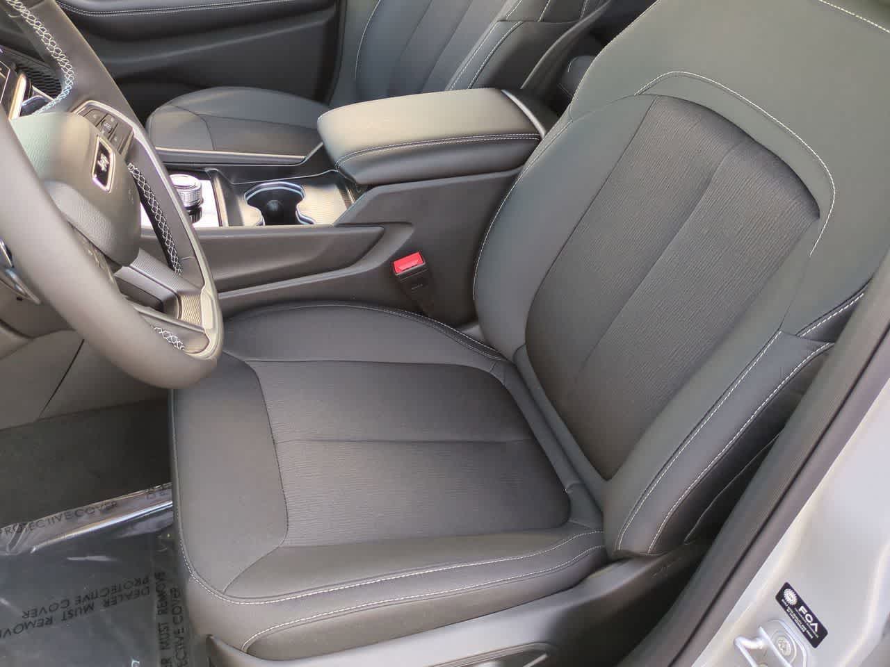 Thumbnail: 2025 Jeep Grand Cherokee - 17