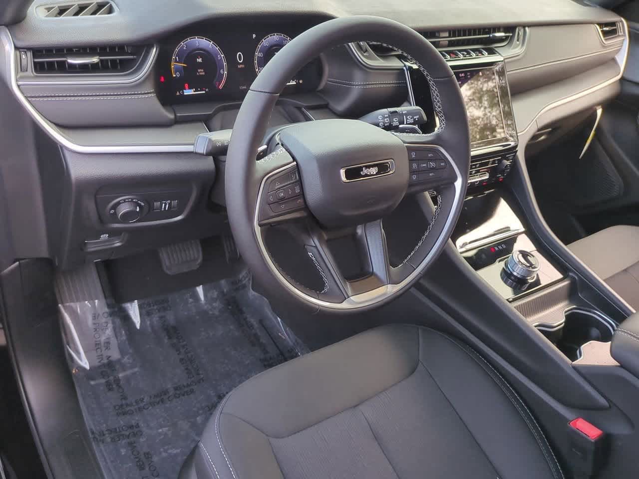 Thumbnail: 2025 Jeep Grand Cherokee - 10