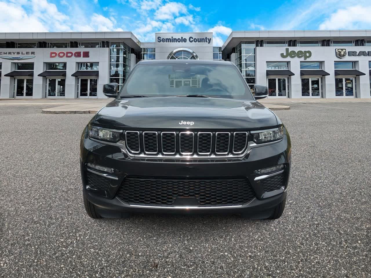 2025 Jeep Grand Cherokee Limited Edition 2