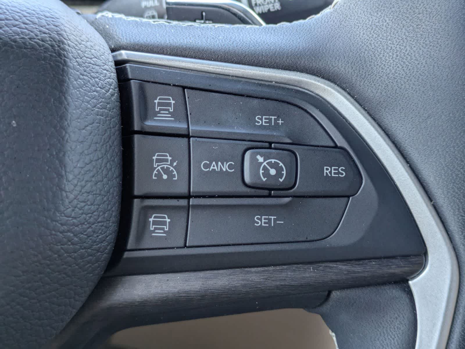 Thumbnail: 2023 Jeep Grand Cherokee - 9