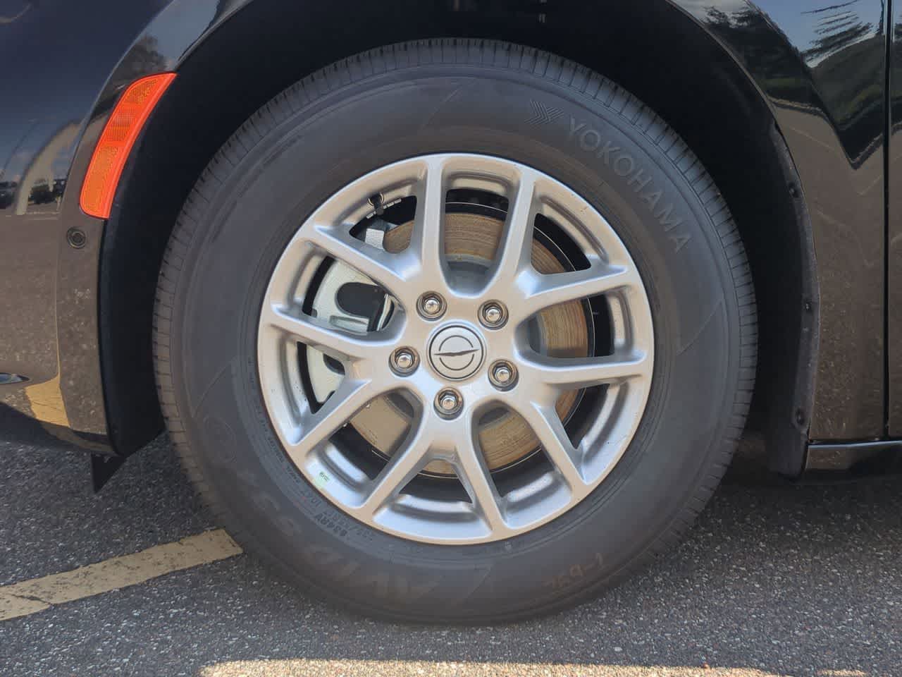 Thumbnail: 2026 Chrysler Pacifica - 14