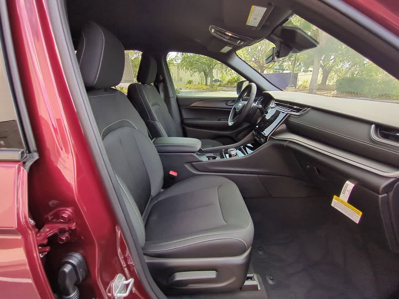 Thumbnail: 2025 Jeep Grand Cherokee L - 22