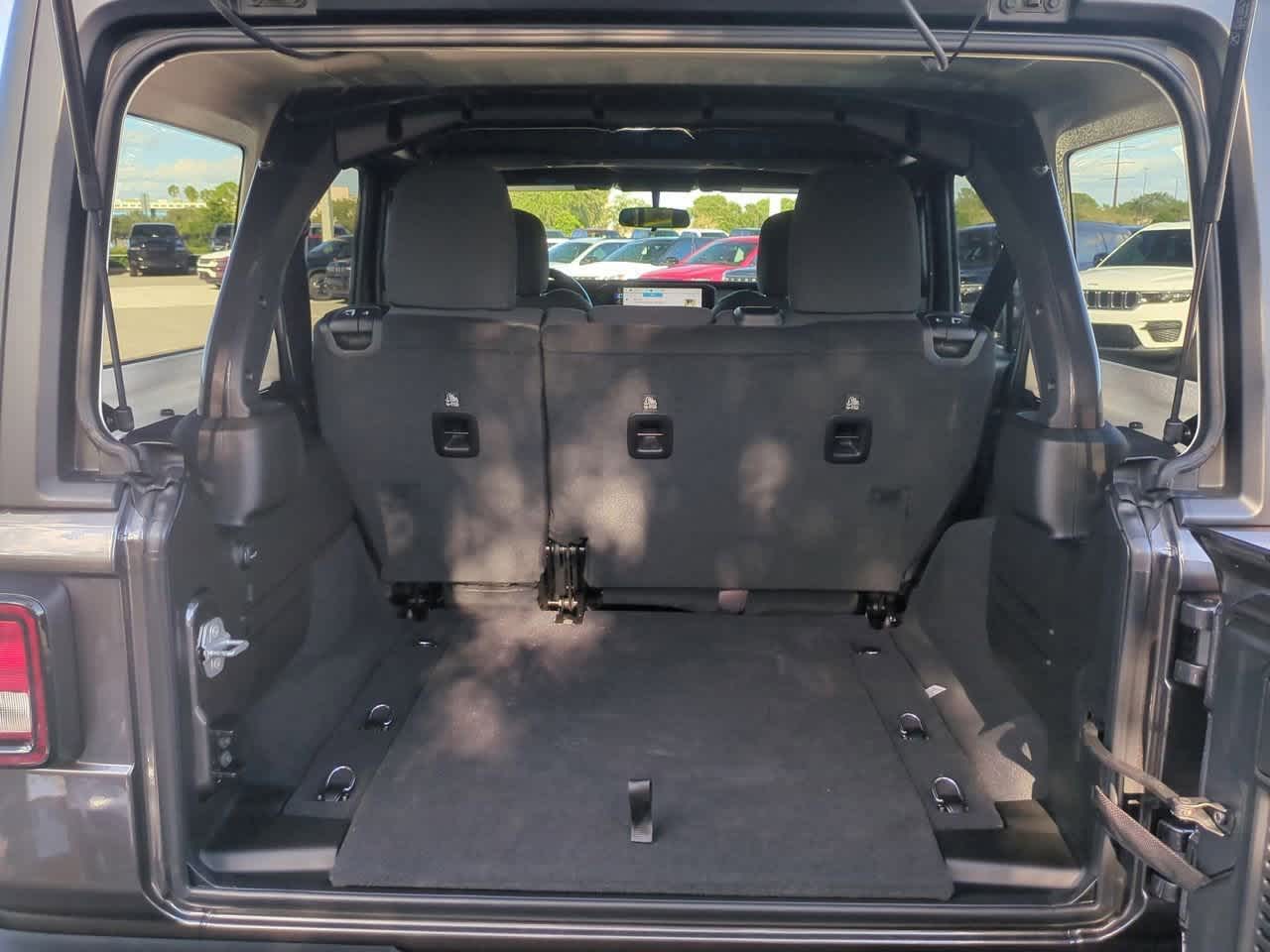 Thumbnail: 2025 Jeep Wrangler - 35