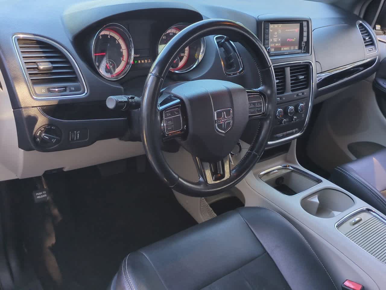 Thumbnail: 2020 Dodge Grand Caravan - 10