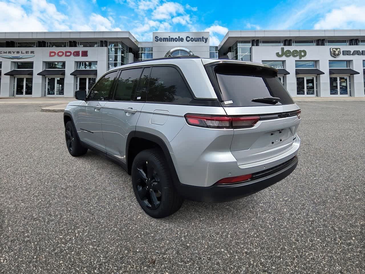 Thumbnail: 2025 Jeep Grand Cherokee - 6