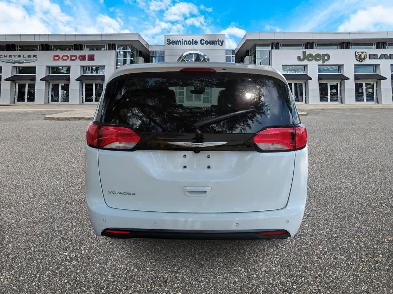 Thumbnail: 2026 Chrysler Voyager - 7