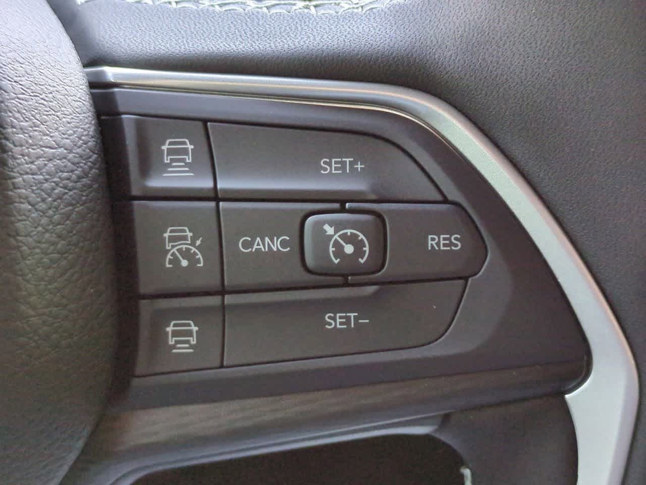 Thumbnail: 2025 Jeep Grand Cherokee - 26