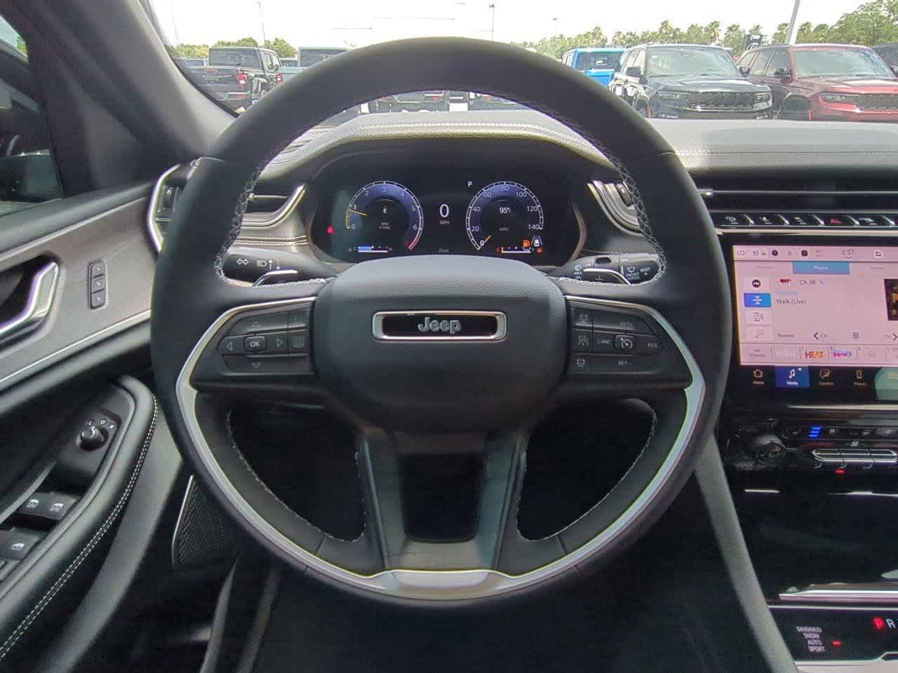 Thumbnail: 2025 Jeep Grand Cherokee - 25