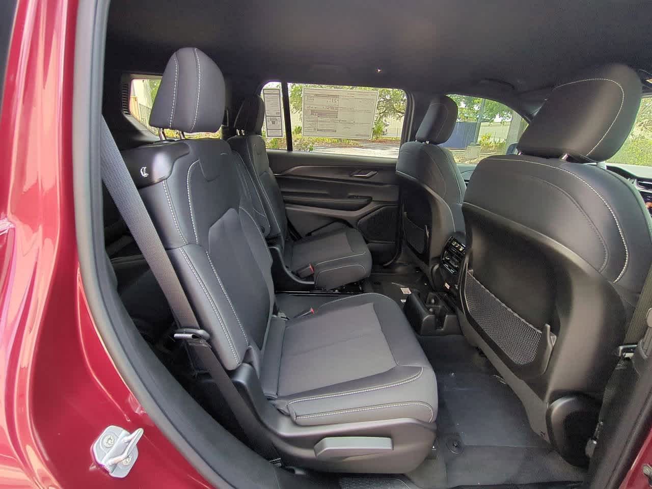 Thumbnail: 2025 Jeep Grand Cherokee L - 21