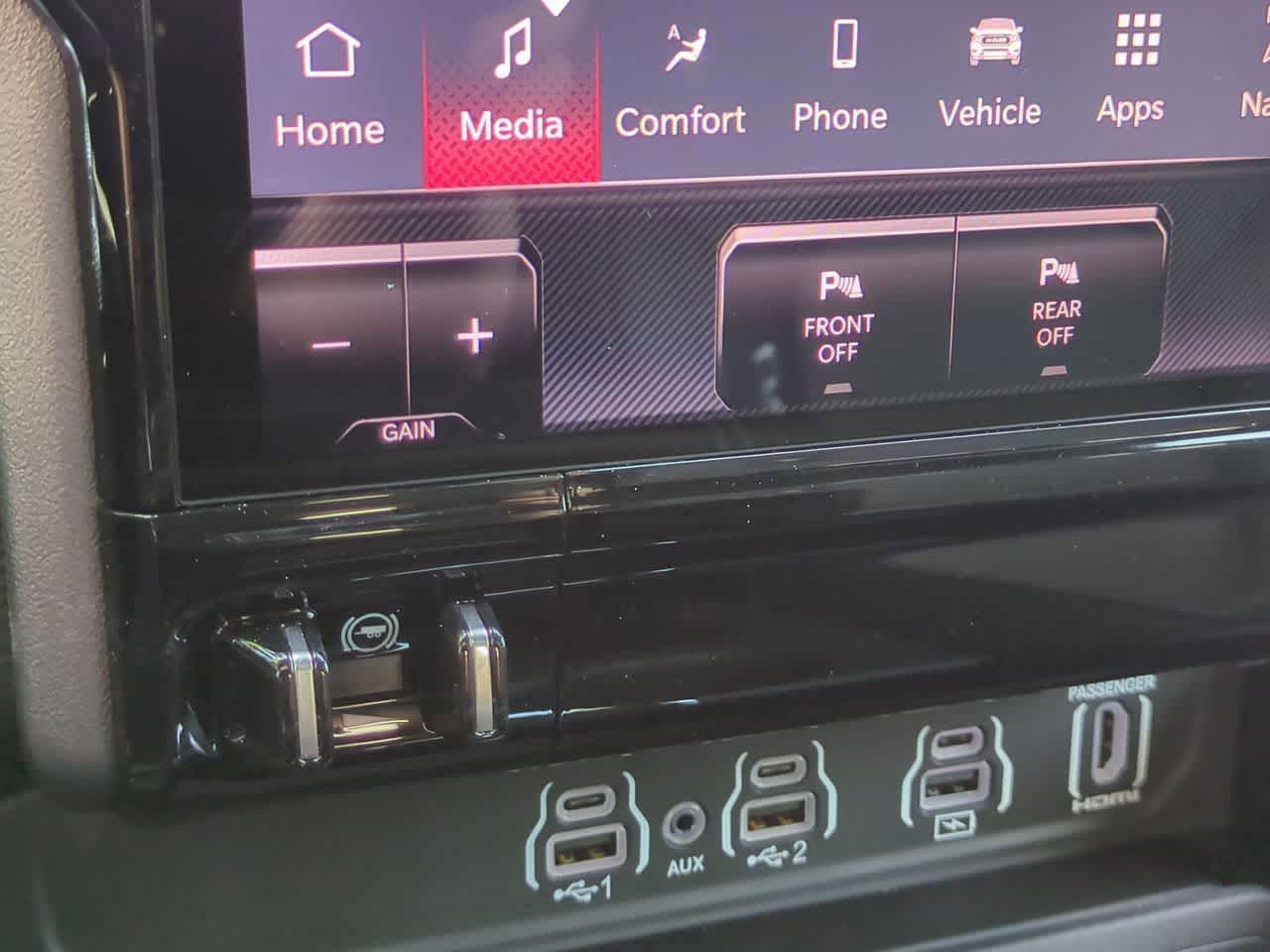 Thumbnail: 2026 RAM 1500 - 17