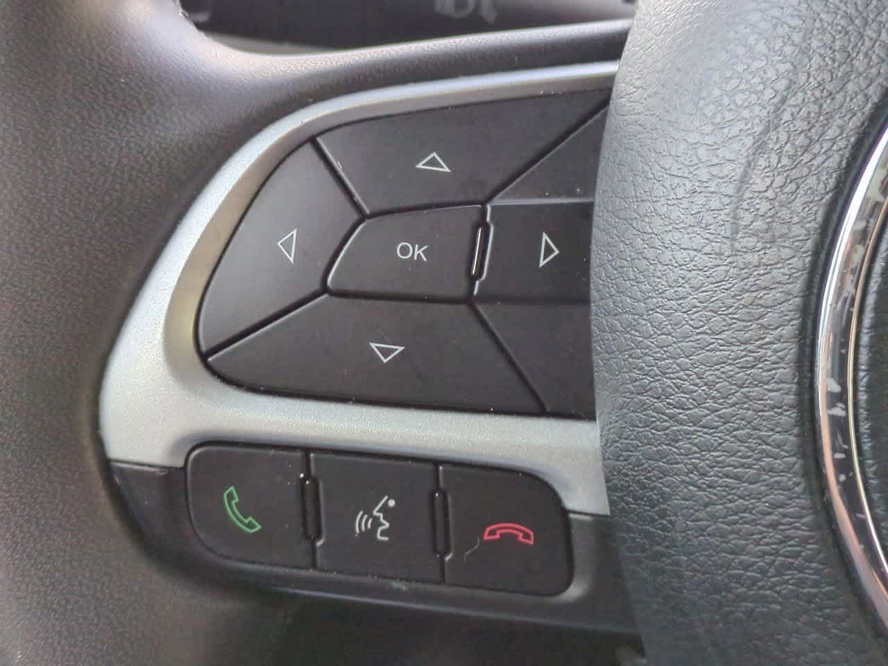 Thumbnail: 2018 Jeep Renegade - 24