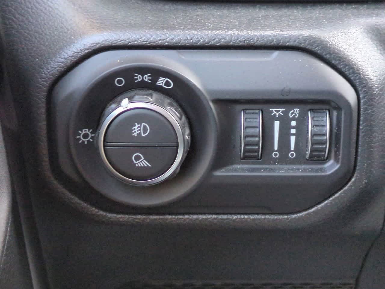 Thumbnail: 2022 Jeep Gladiator - 18