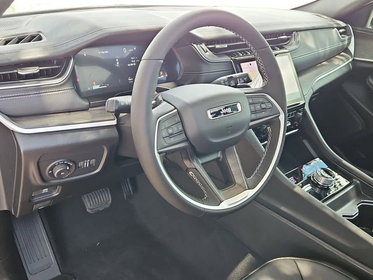 Thumbnail: 2025 Jeep Grand Cherokee - 10