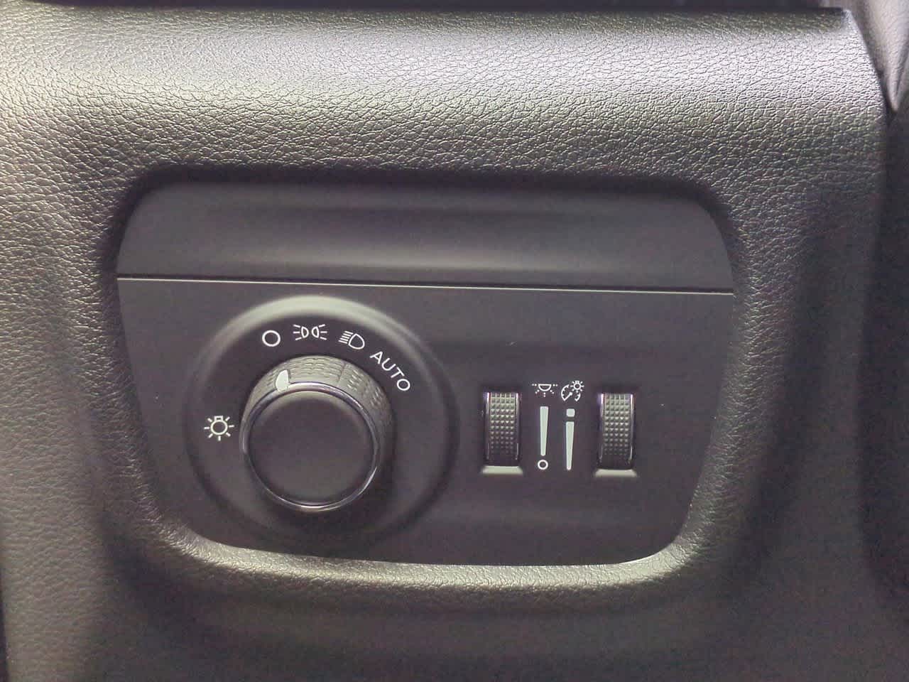 Thumbnail: 2025 Jeep Grand Cherokee - 18