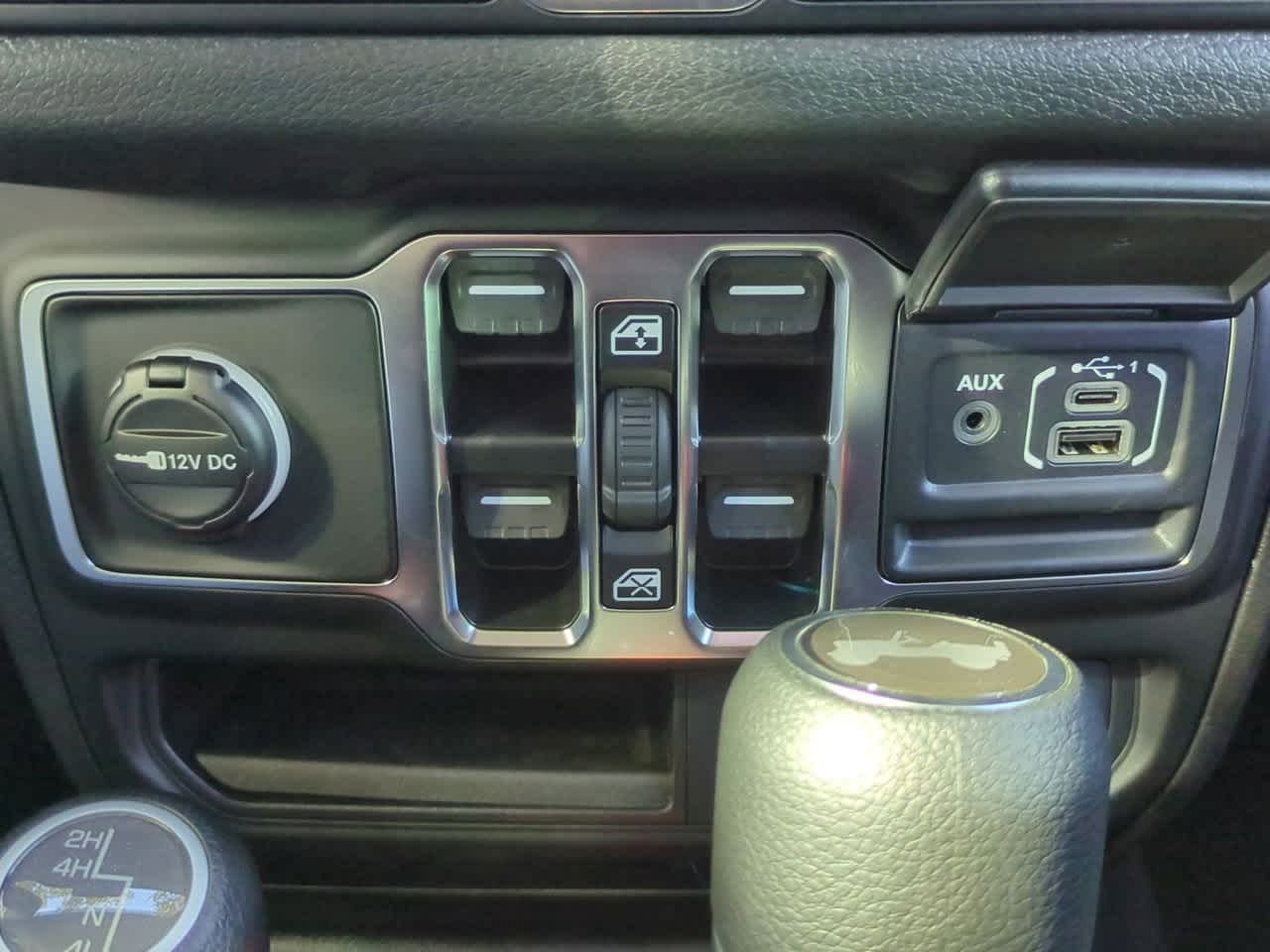 Thumbnail: 2025 Jeep Wrangler - 31