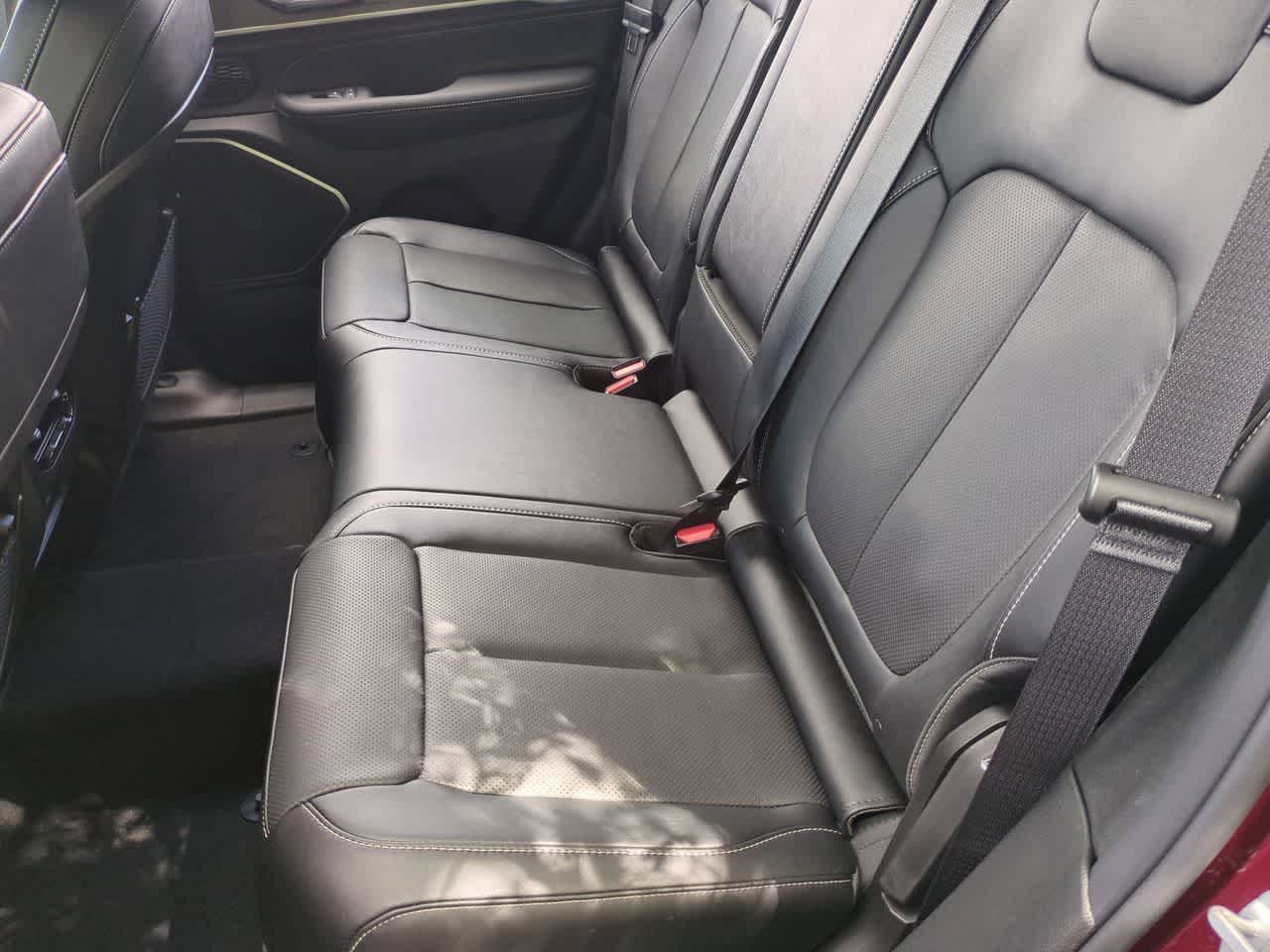 Thumbnail: 2026 Jeep Grand Cherokee - 21