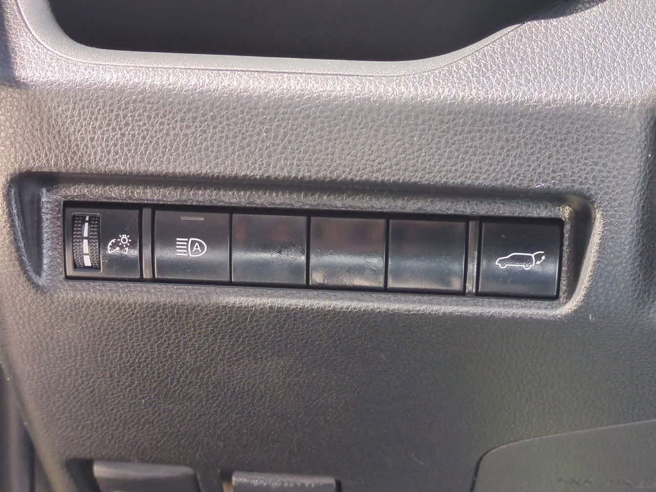 Thumbnail: 2019 Toyota RAV4 - 18