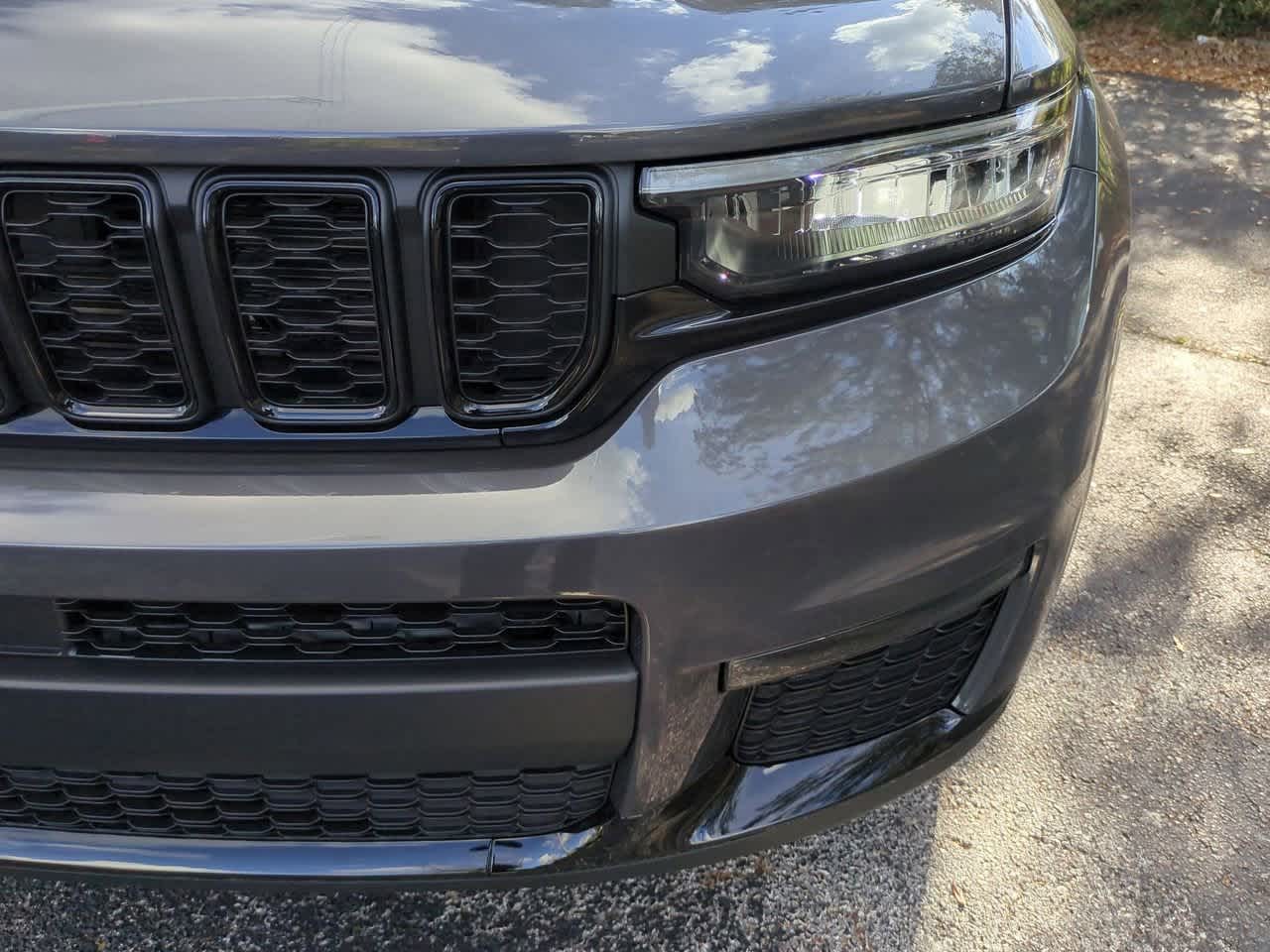 Thumbnail: 2025 Jeep Grand Cherokee L - 11