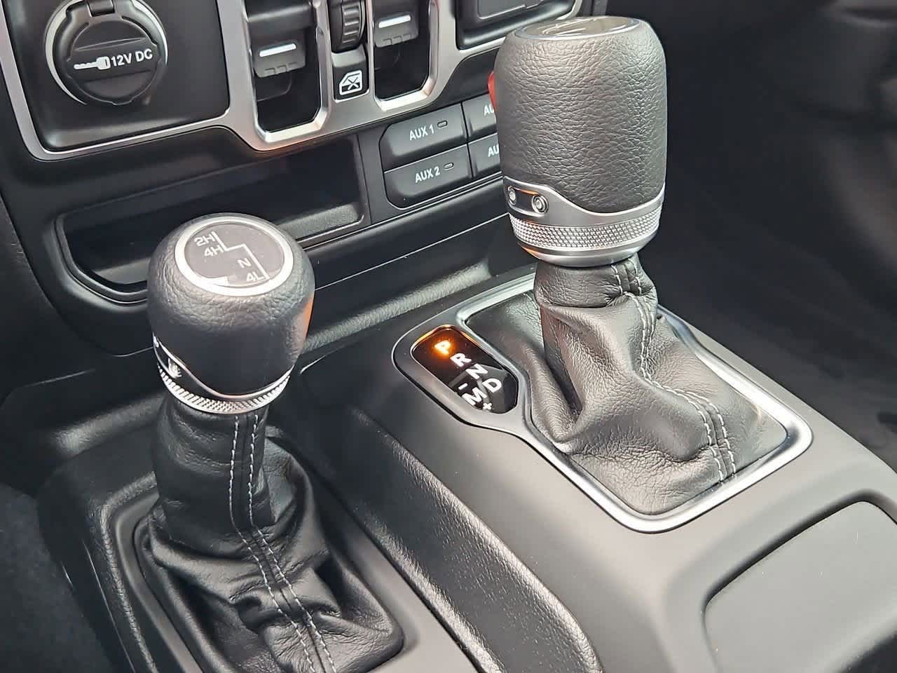 Thumbnail: 2025 Jeep Gladiator - 32