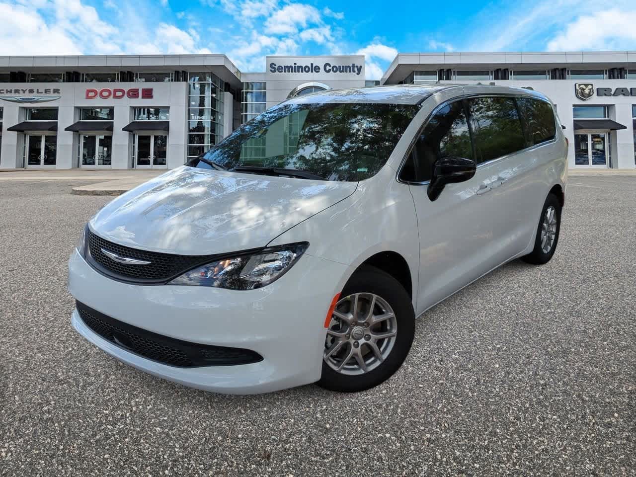 Thumbnail: 2026 Chrysler Voyager - 1