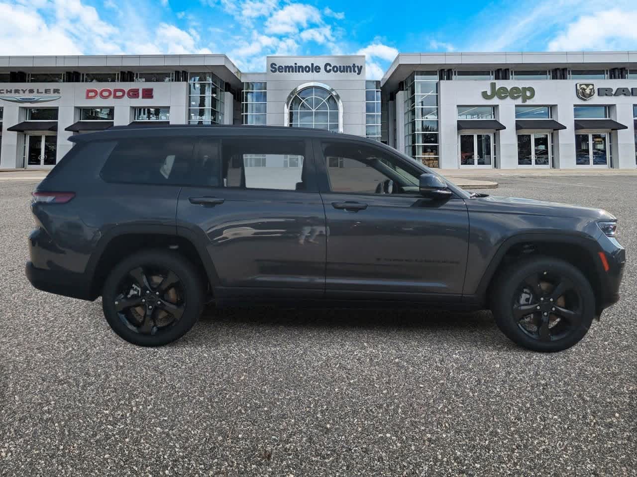 Thumbnail: 2025 Jeep Grand Cherokee L - 9