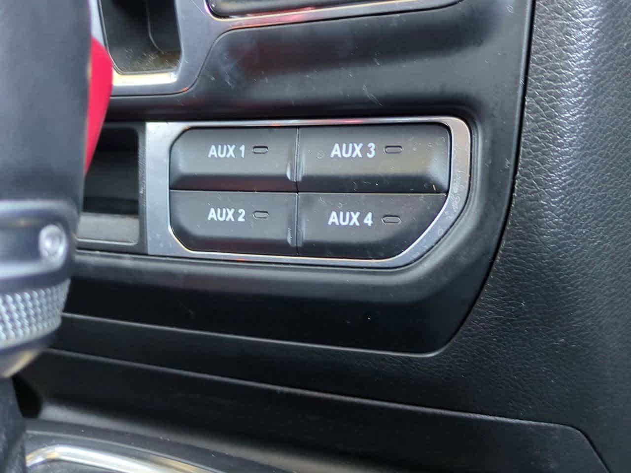 Thumbnail: 2022 Jeep Gladiator - 18