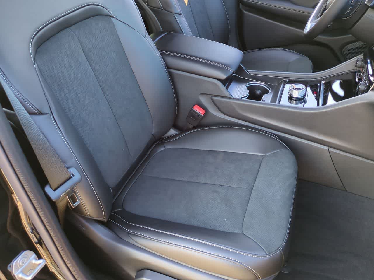 Thumbnail: 2025 Jeep Grand Cherokee - 23