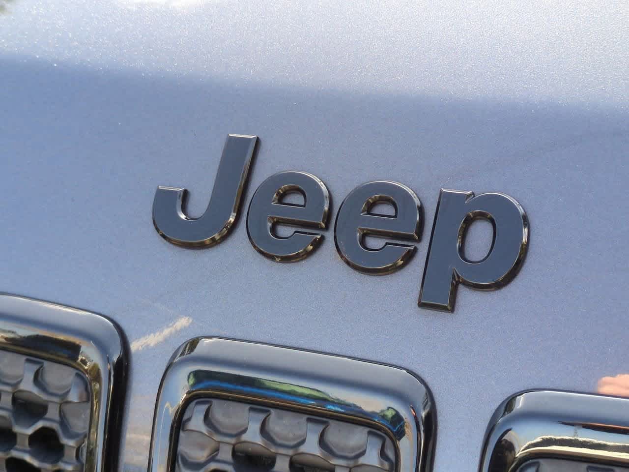 Thumbnail: 2022 Jeep Cherokee - 12