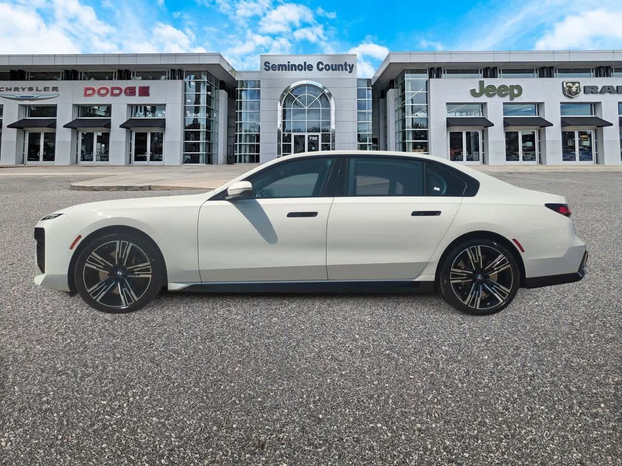 Thumbnail: 2023 BMW 7 Series - 5