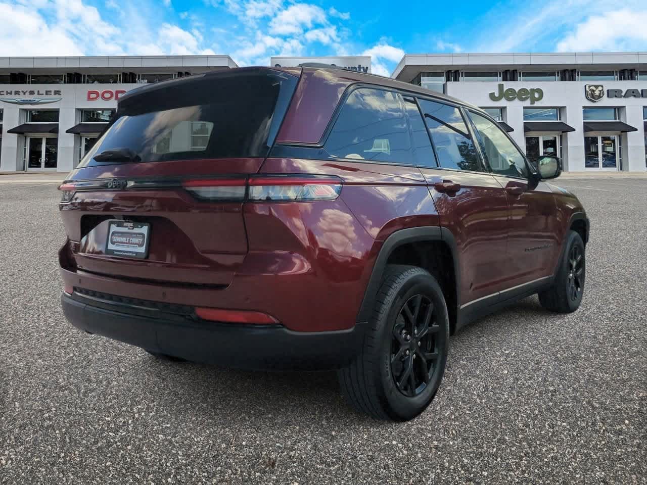 Thumbnail: 2024 Jeep Grand Cherokee - 8