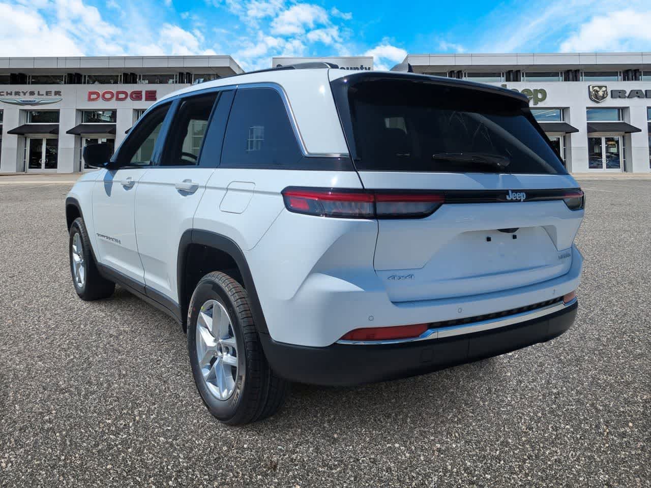 Thumbnail: 2026 Jeep Grand Cherokee - 6