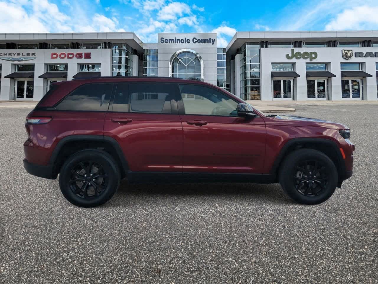 Thumbnail: 2024 Jeep Grand Cherokee - 9