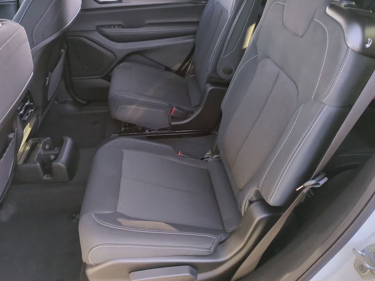 Thumbnail: 2025 Jeep Grand Cherokee L - 21