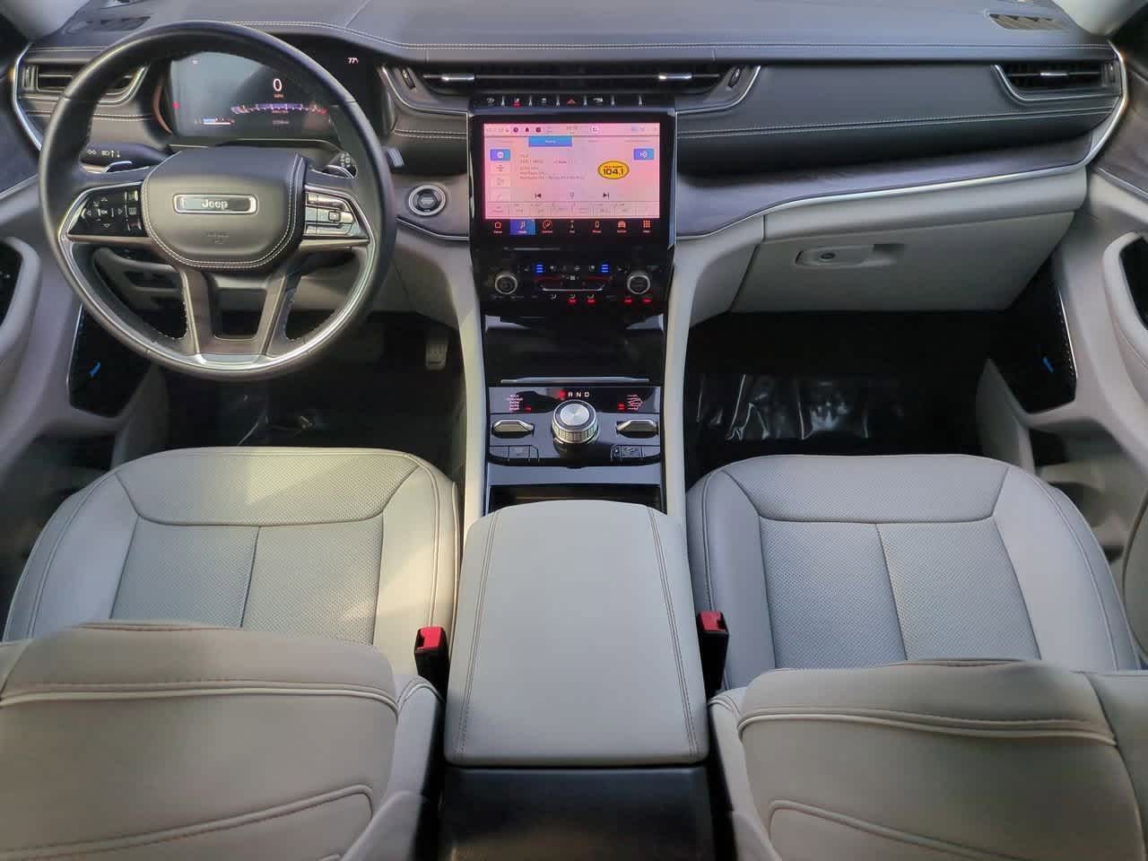 Thumbnail: 2022 Jeep Grand Cherokee L - 16