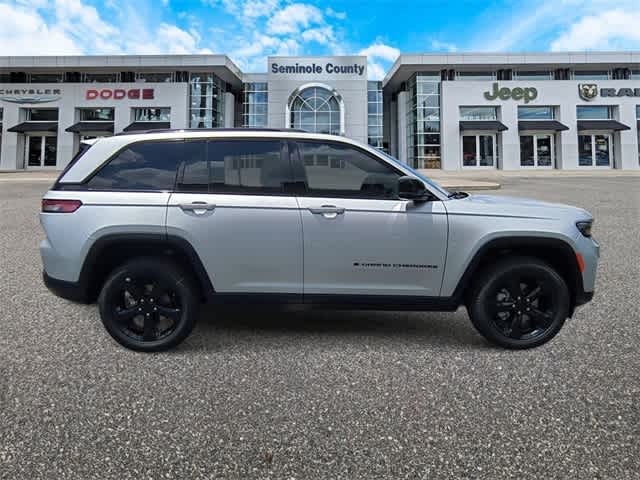 Thumbnail: 2025 Jeep Grand Cherokee - 9