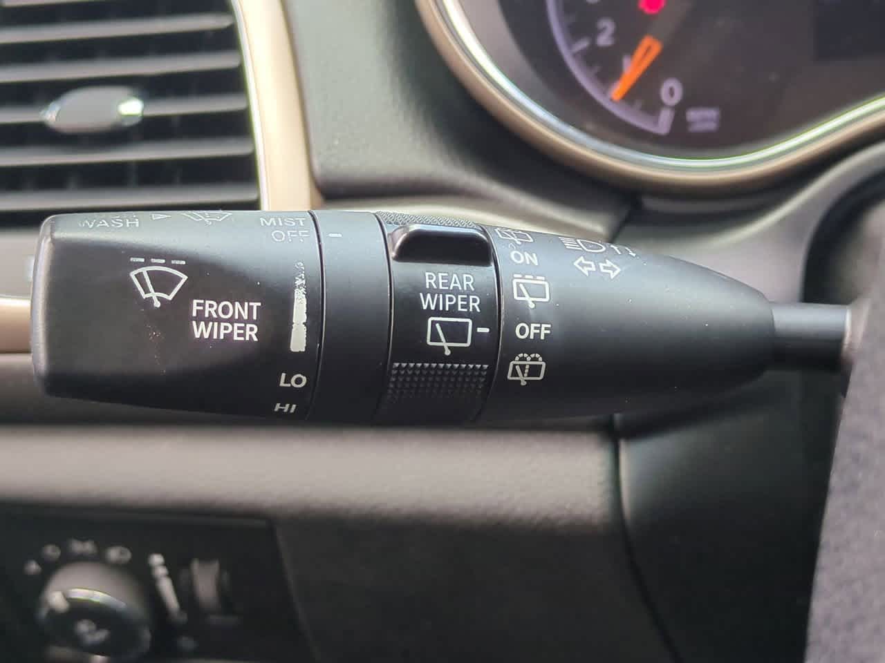 Thumbnail: 2015 Jeep Grand Cherokee - 27