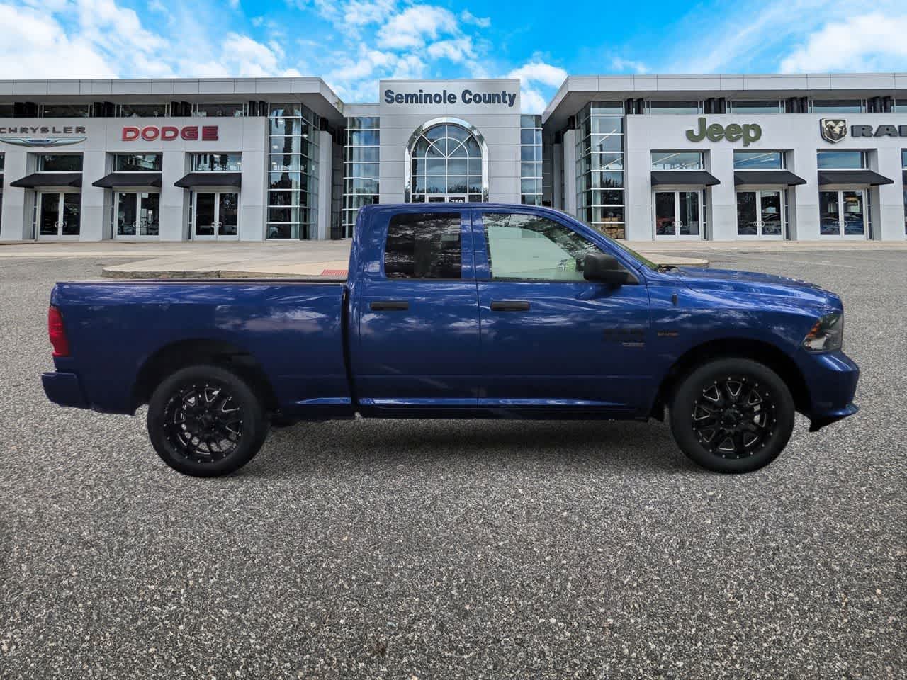 Thumbnail: 2019 RAM 1500 Classic - 9