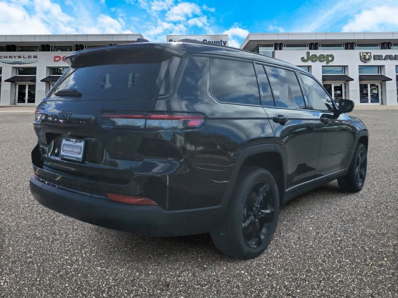 Thumbnail: 2025 Jeep Grand Cherokee L - 8