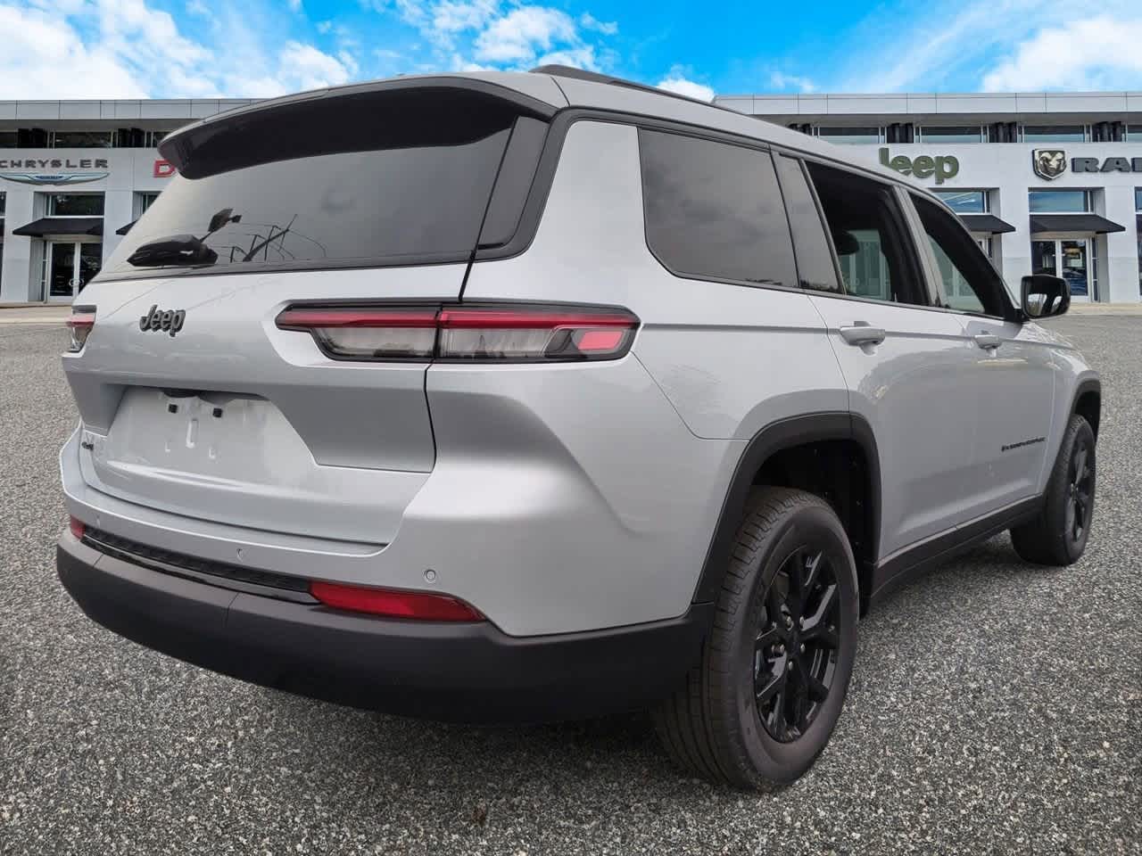 Thumbnail: 2025 Jeep Grand Cherokee L - 8