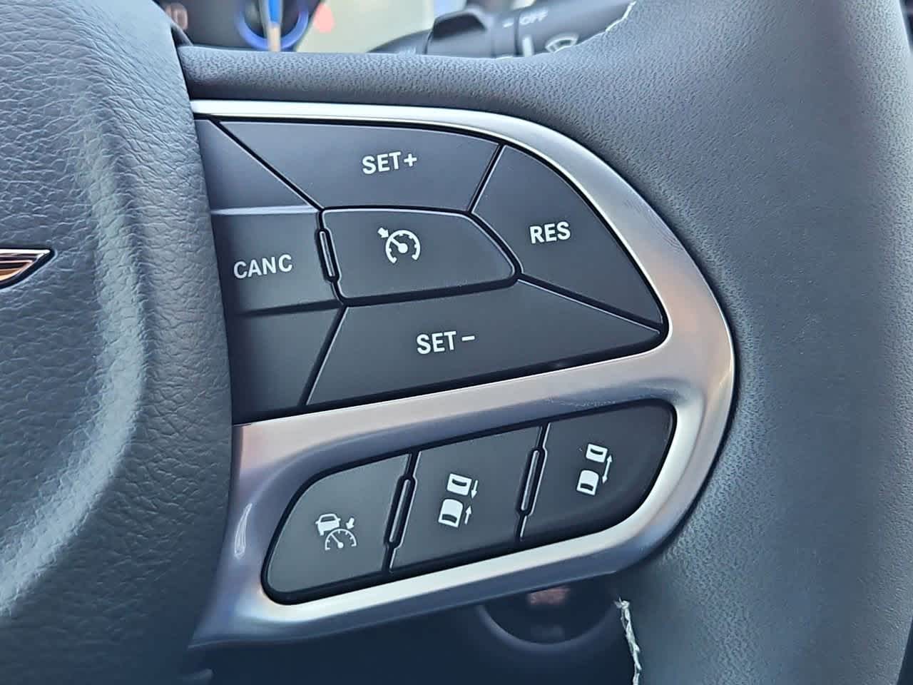 Thumbnail: 2026 Chrysler Pacifica - 25