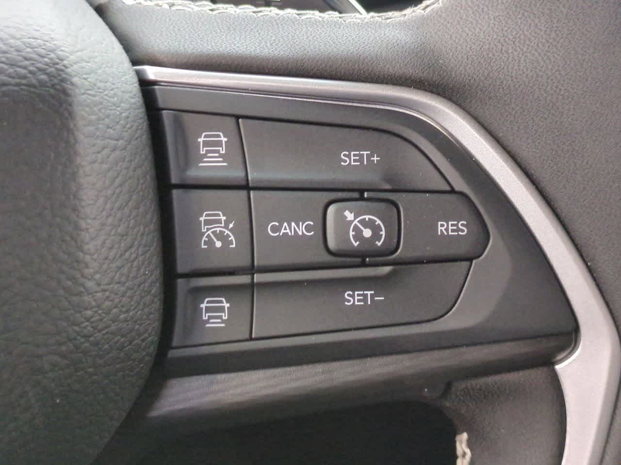 Thumbnail: 2025 Jeep Grand Cherokee - 25