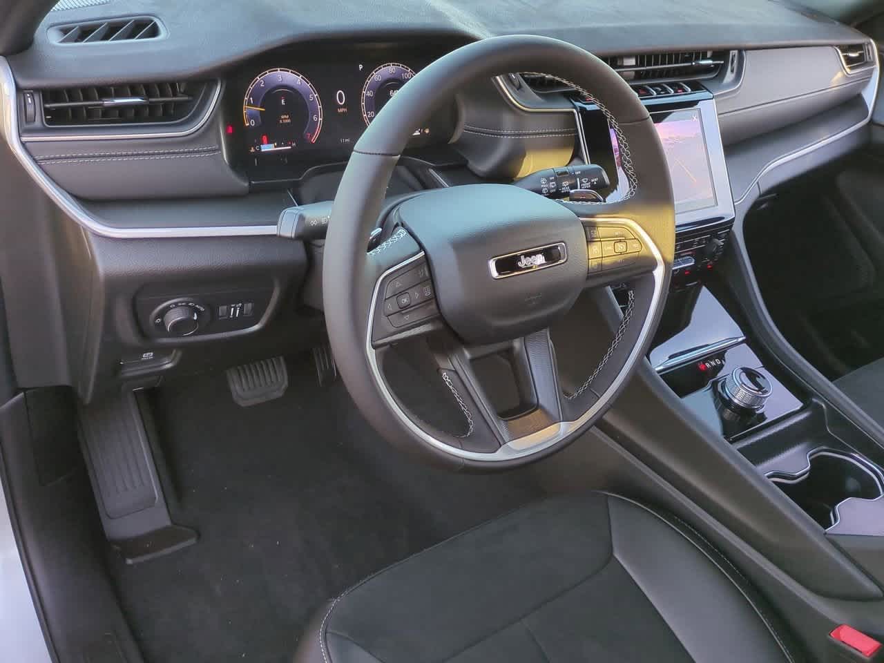 Thumbnail: 2025 Jeep Grand Cherokee - 10