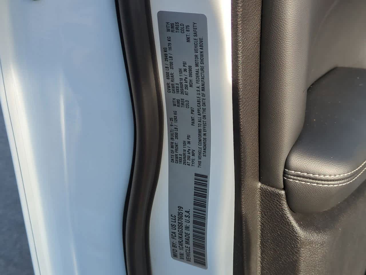 Thumbnail: 2025 Jeep Grand Cherokee L - 37